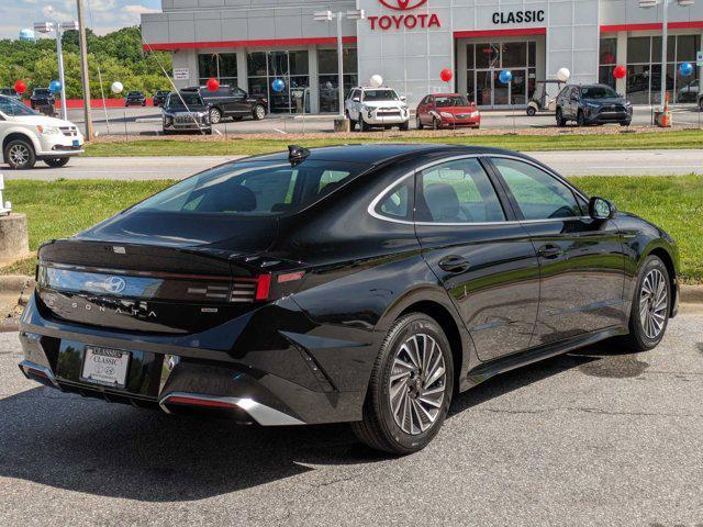 new 2024 Hyundai Sonata Hybrid car, priced at $30,450