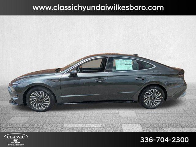new 2025 Hyundai Sonata Hybrid car, priced at $38,821