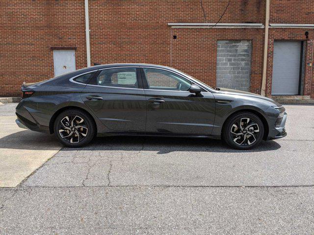 new 2024 Hyundai Sonata car, priced at $28,615