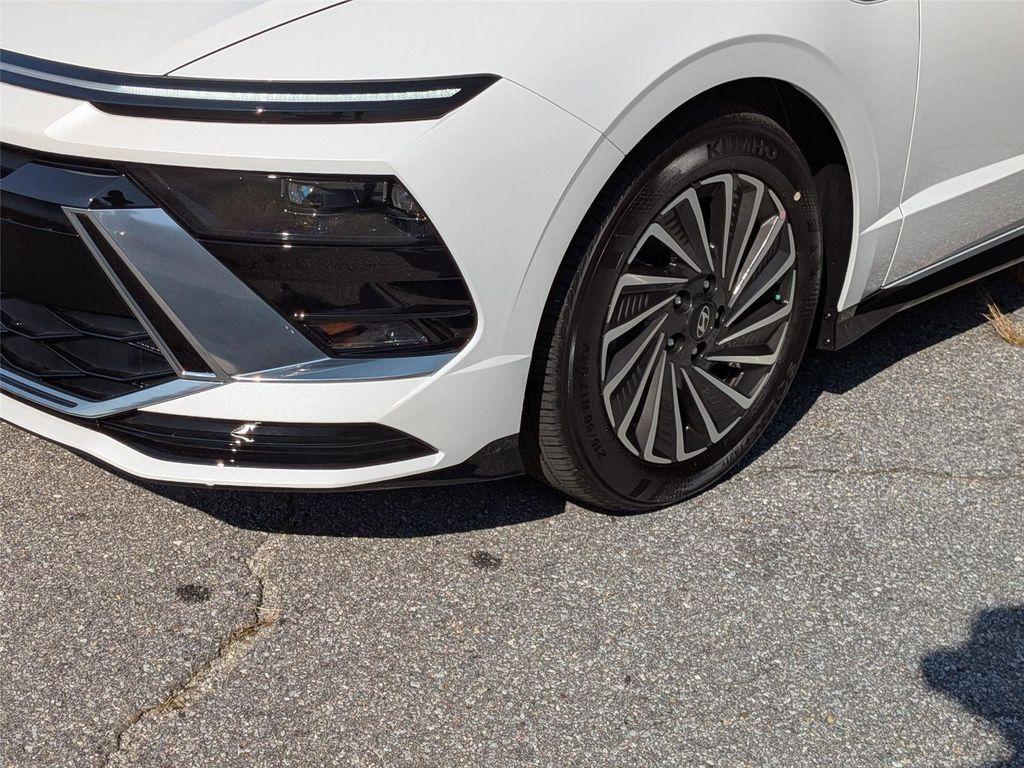 new 2025 Hyundai Sonata Hybrid car, priced at $32,018