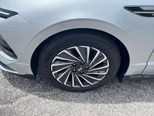 new 2025 Hyundai Sonata Hybrid car, priced at $32,488