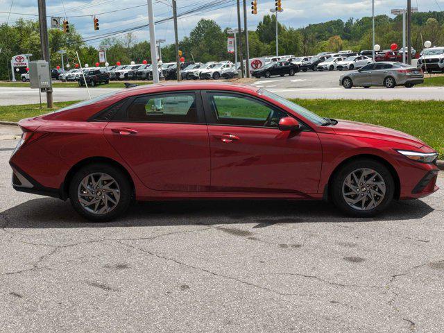 new 2024 Hyundai Elantra car, priced at $23,617