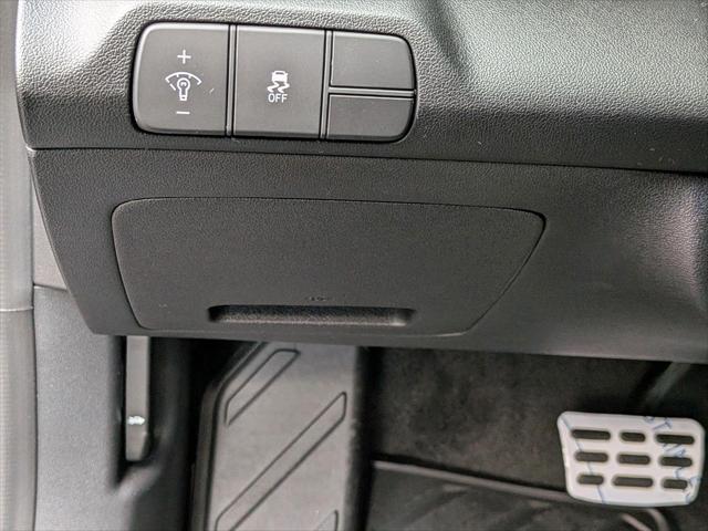 new 2025 Hyundai Elantra car, priced at $24,421