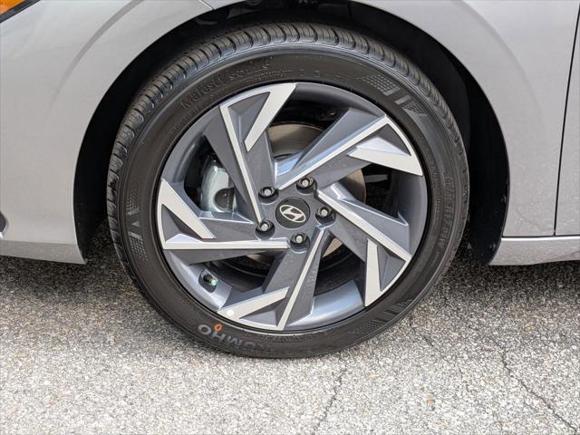 new 2025 Hyundai Elantra car, priced at $24,421