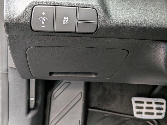 new 2025 Hyundai Elantra car, priced at $24,421