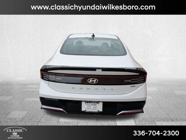 new 2025 Hyundai Sonata Hybrid car, priced at $33,069