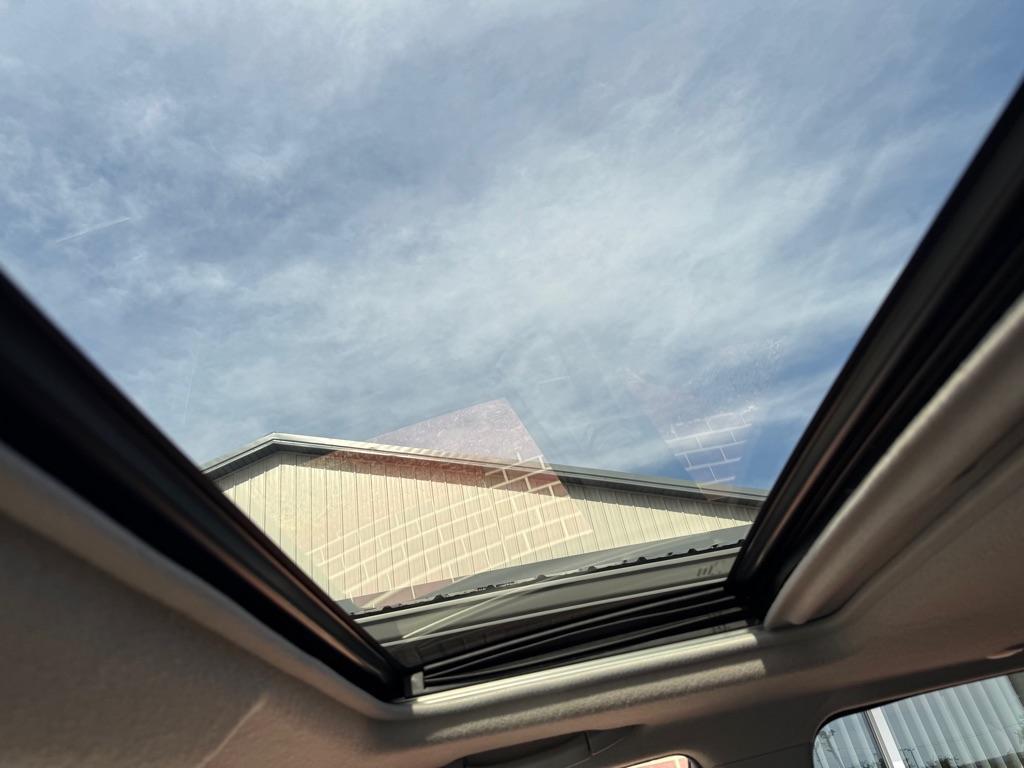 used 2013 Toyota Highlander car, priced at $15,995
