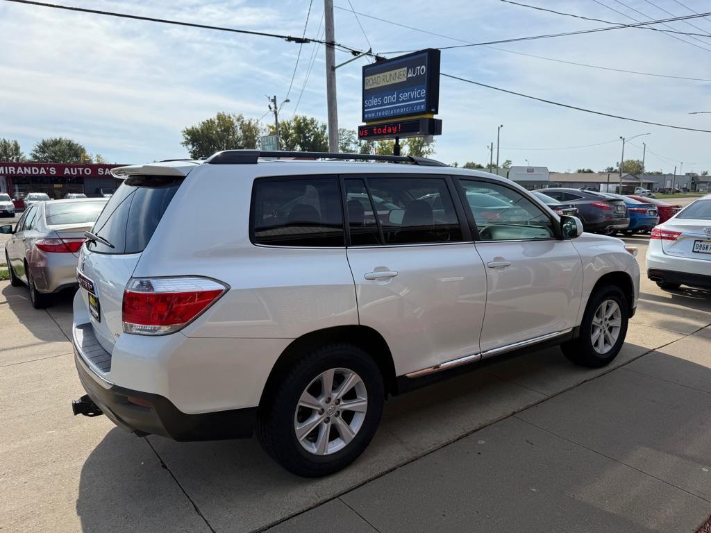 used 2013 Toyota Highlander car, priced at $15,995