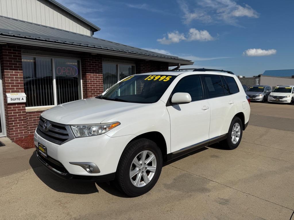 used 2013 Toyota Highlander car, priced at $15,995