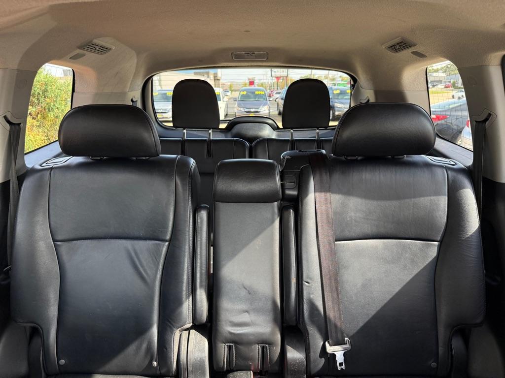 used 2013 Toyota Highlander car, priced at $15,995