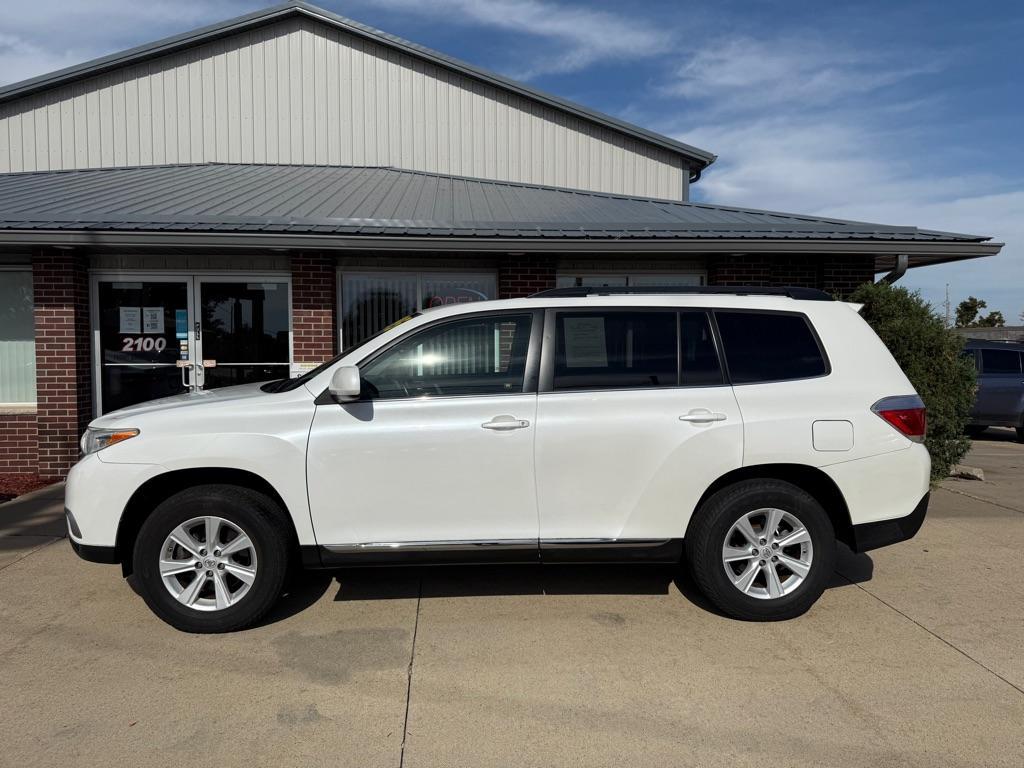 used 2013 Toyota Highlander car, priced at $15,995