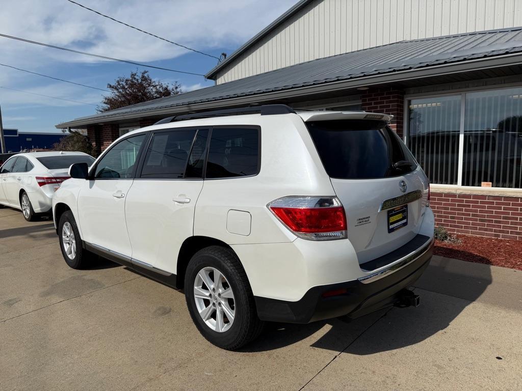 used 2013 Toyota Highlander car, priced at $15,995