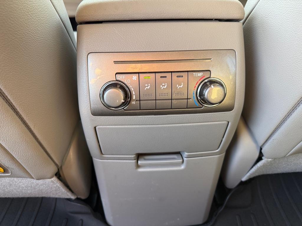 used 2013 Toyota Highlander car, priced at $18,495