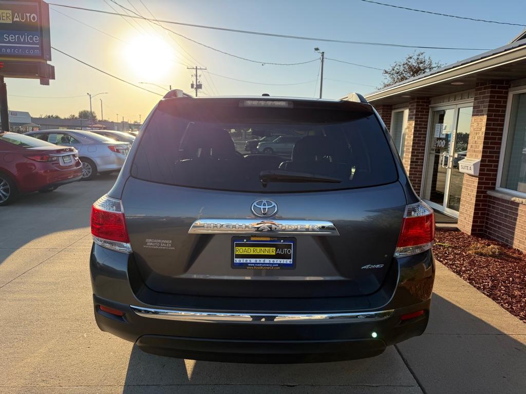 used 2013 Toyota Highlander car, priced at $18,495