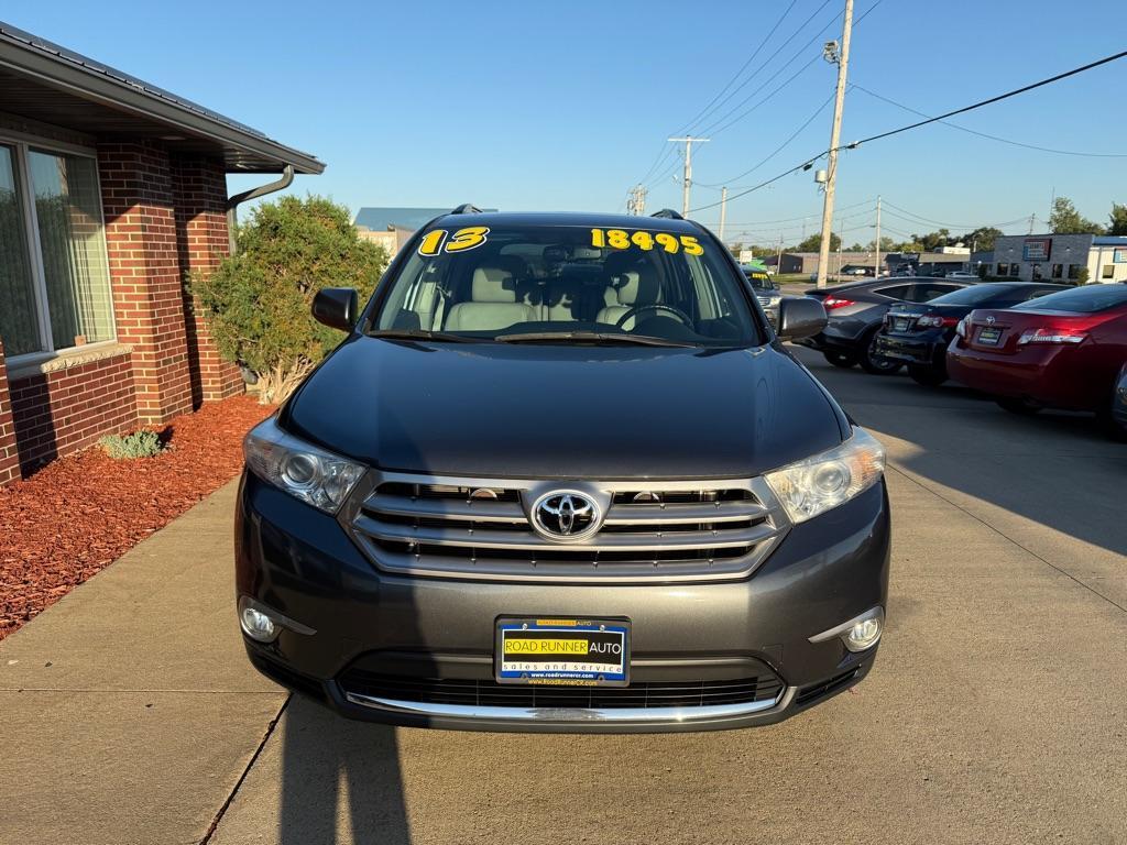 used 2013 Toyota Highlander car, priced at $18,495