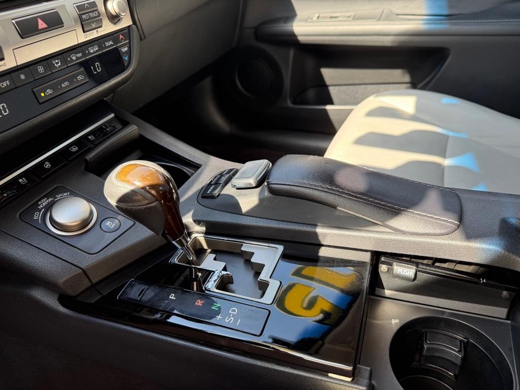 used 2015 Lexus ES 350 car, priced at $17,995