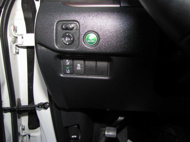 used 2022 Honda Pilot car, priced at $30,998