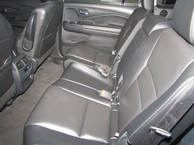 used 2022 Honda Pilot car, priced at $30,998