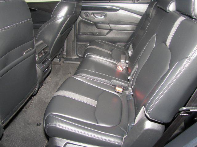 used 2024 Honda Pilot car, priced at $42,998