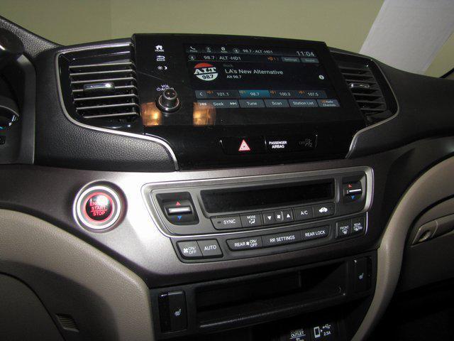 used 2022 Honda Pilot car, priced at $33,998