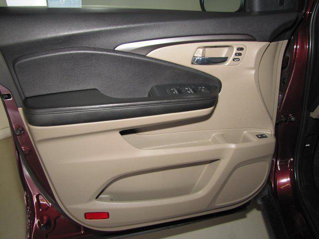 used 2022 Honda Pilot car, priced at $33,998