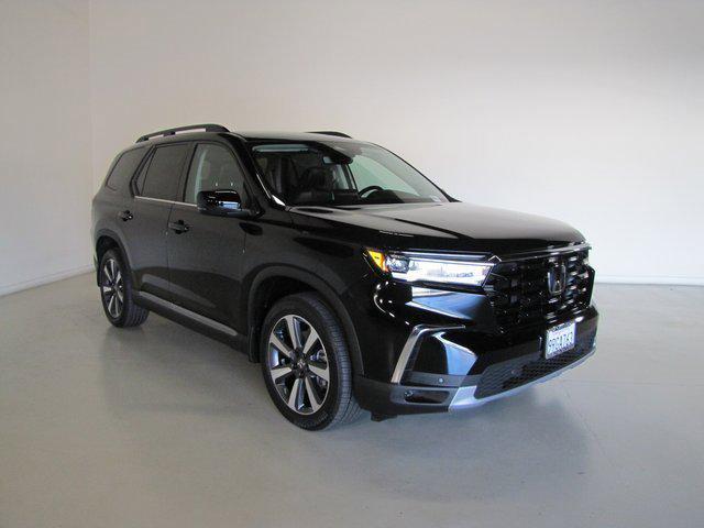used 2025 Honda Pilot car, priced at $45,998