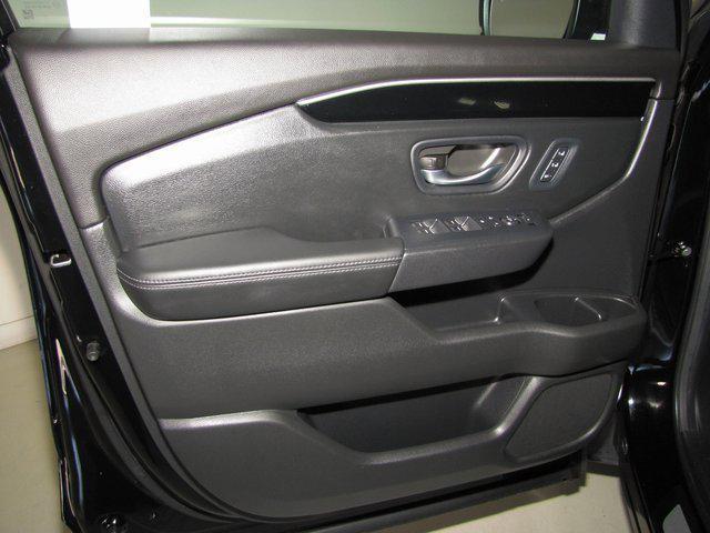 used 2025 Honda Pilot car, priced at $45,998