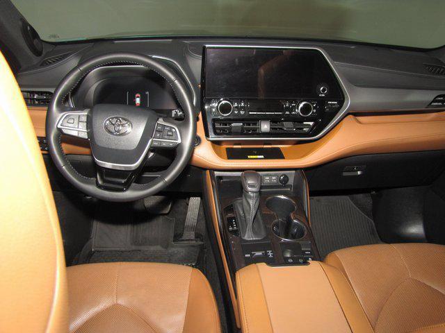 used 2023 Toyota Highlander car, priced at $43,998