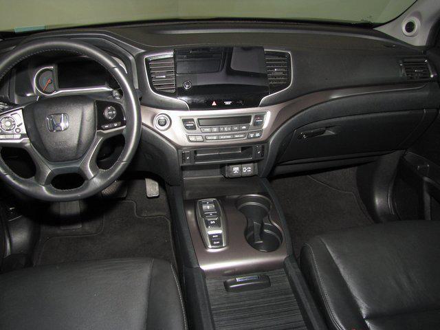 used 2022 Honda Pilot car, priced at $28,599