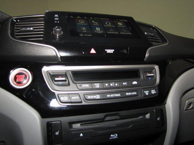 used 2022 Honda Pilot car, priced at $32,998