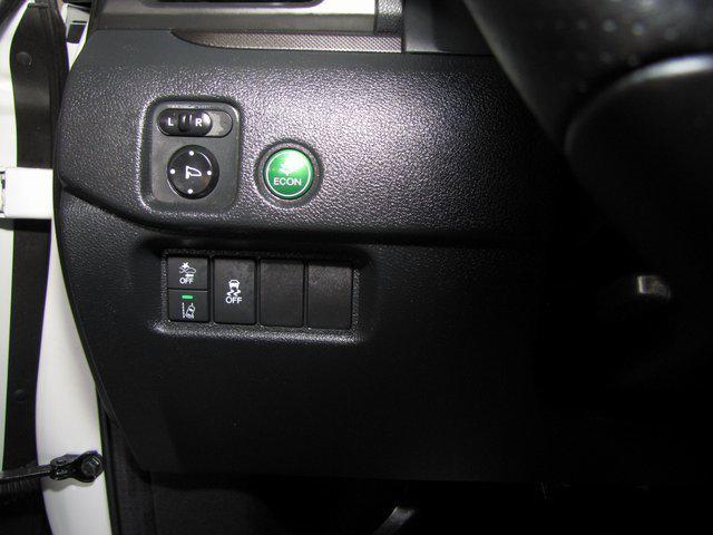 used 2022 Honda Pilot car, priced at $34,998