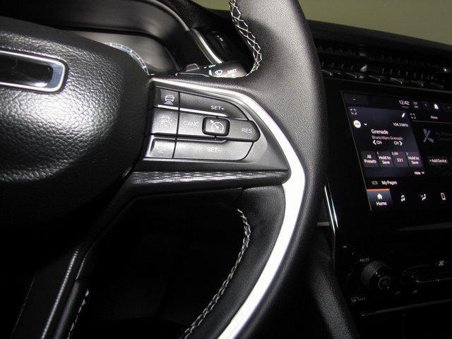 used 2025 Jeep Grand Cherokee car, priced at $33,998