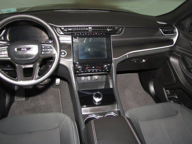 used 2025 Jeep Grand Cherokee car, priced at $33,998