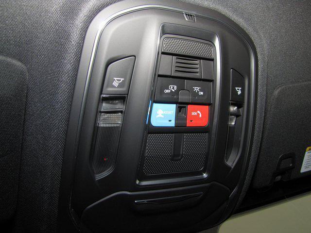 used 2025 Jeep Grand Cherokee car, priced at $33,998