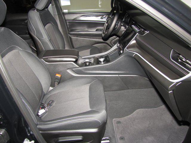 used 2025 Jeep Grand Cherokee car, priced at $33,998