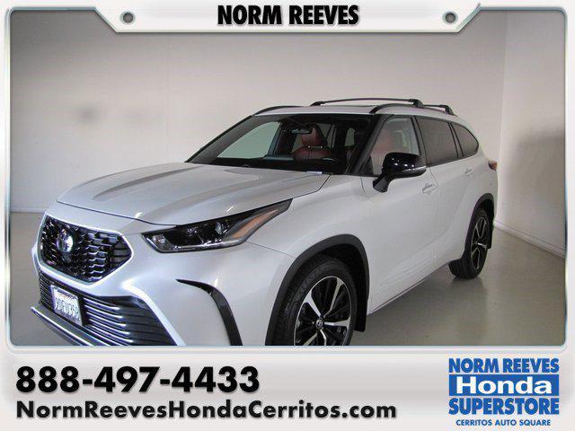 used 2022 Toyota Highlander car, priced at $37,998