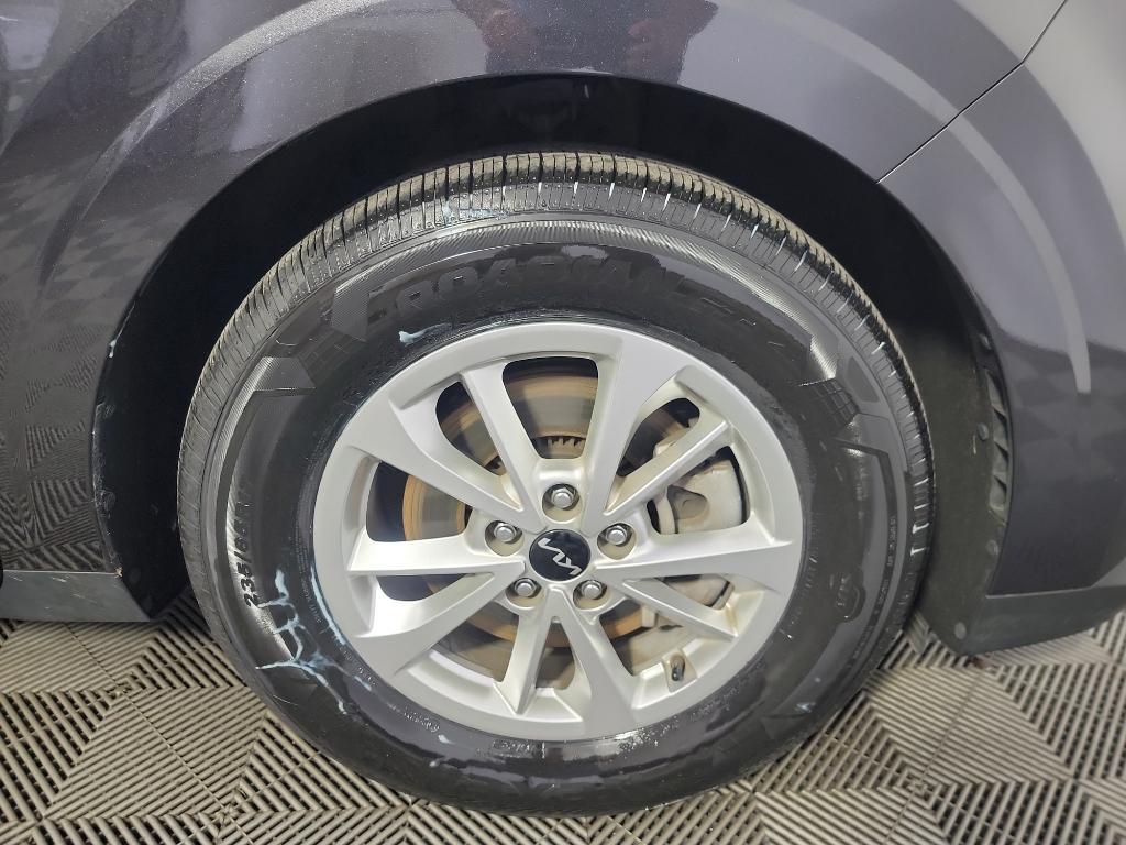 used 2024 Kia Carnival car, priced at $34,091