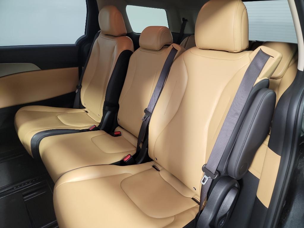 used 2024 Kia Carnival car, priced at $34,091