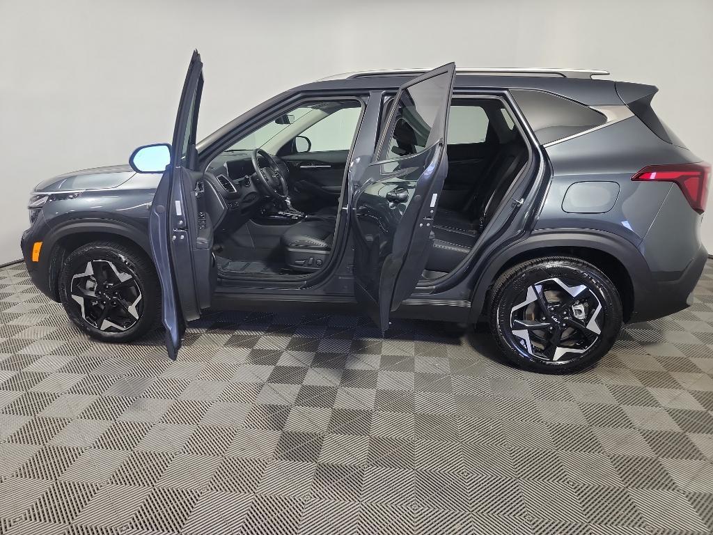 used 2025 Kia Seltos car, priced at $26,991