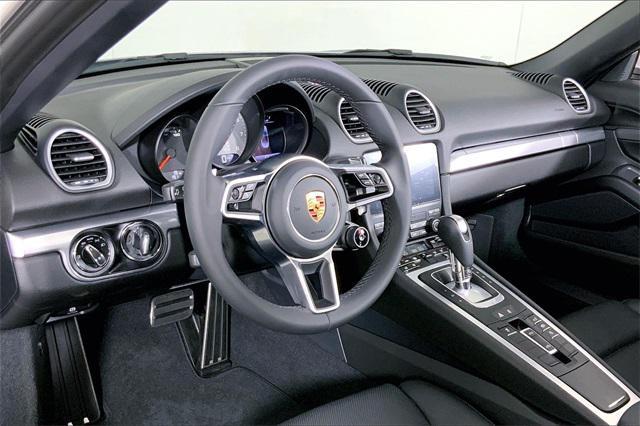 new 2025 Porsche 718 Boxster car