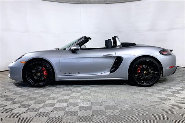 new 2025 Porsche 718 Boxster car