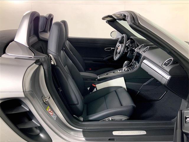 new 2025 Porsche 718 Boxster car, priced at $107,925