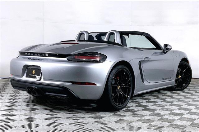 new 2025 Porsche 718 Boxster car