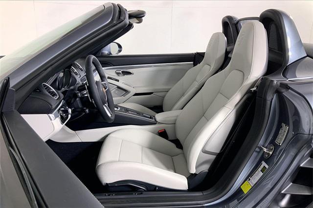 new 2025 Porsche 718 Boxster car