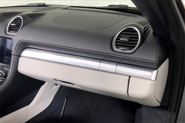 new 2025 Porsche 718 Boxster car