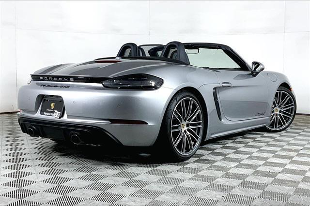 new 2025 Porsche 718 Boxster car