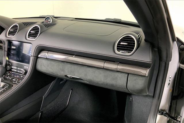 new 2025 Porsche 718 Boxster car