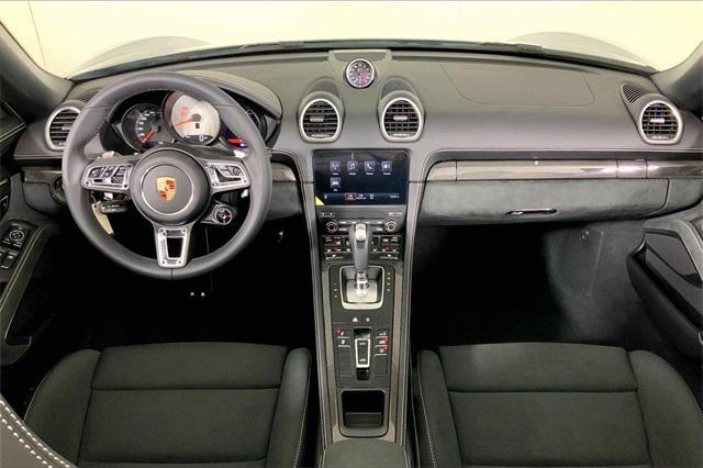 new 2025 Porsche 718 Boxster car