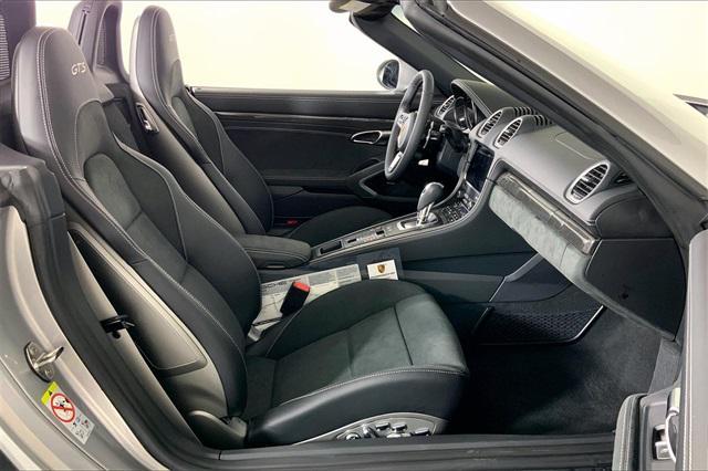 new 2025 Porsche 718 Boxster car