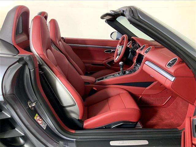 new 2025 Porsche 718 Boxster car, priced at $91,575
